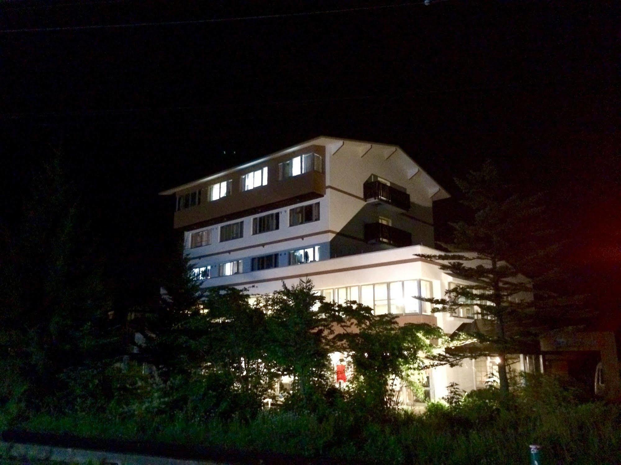Mountside Jodel Hotel Хакуба Екстериор снимка